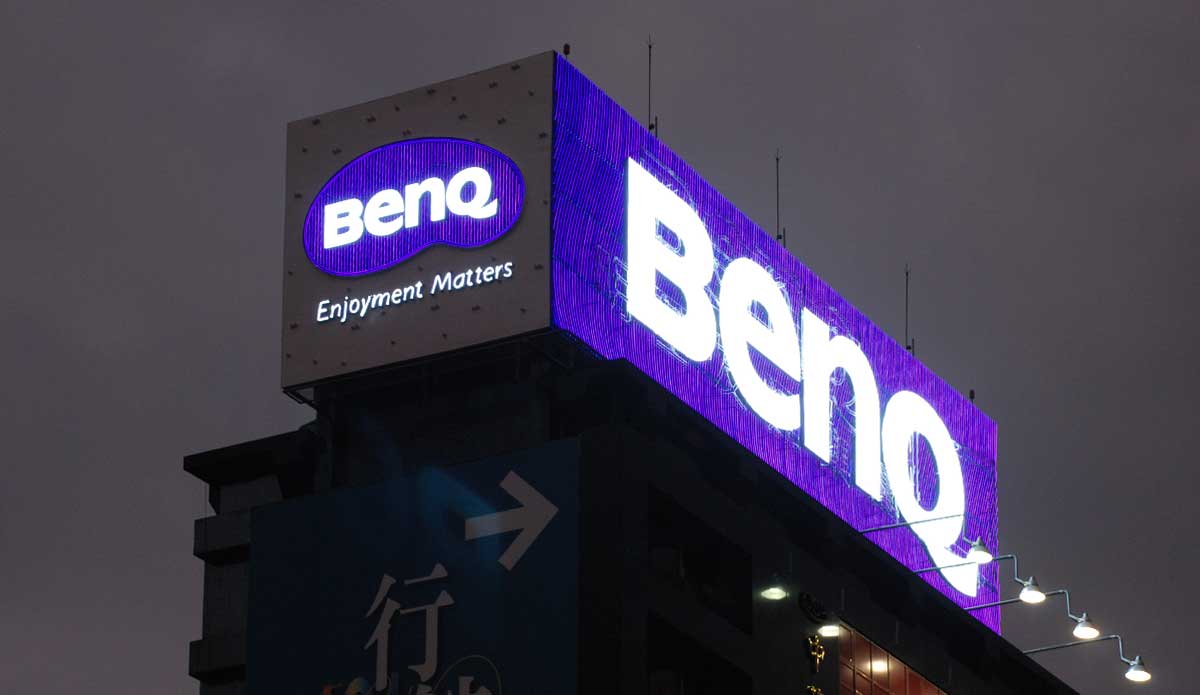 忠孝東路 BenQ霓虹廣告招牌